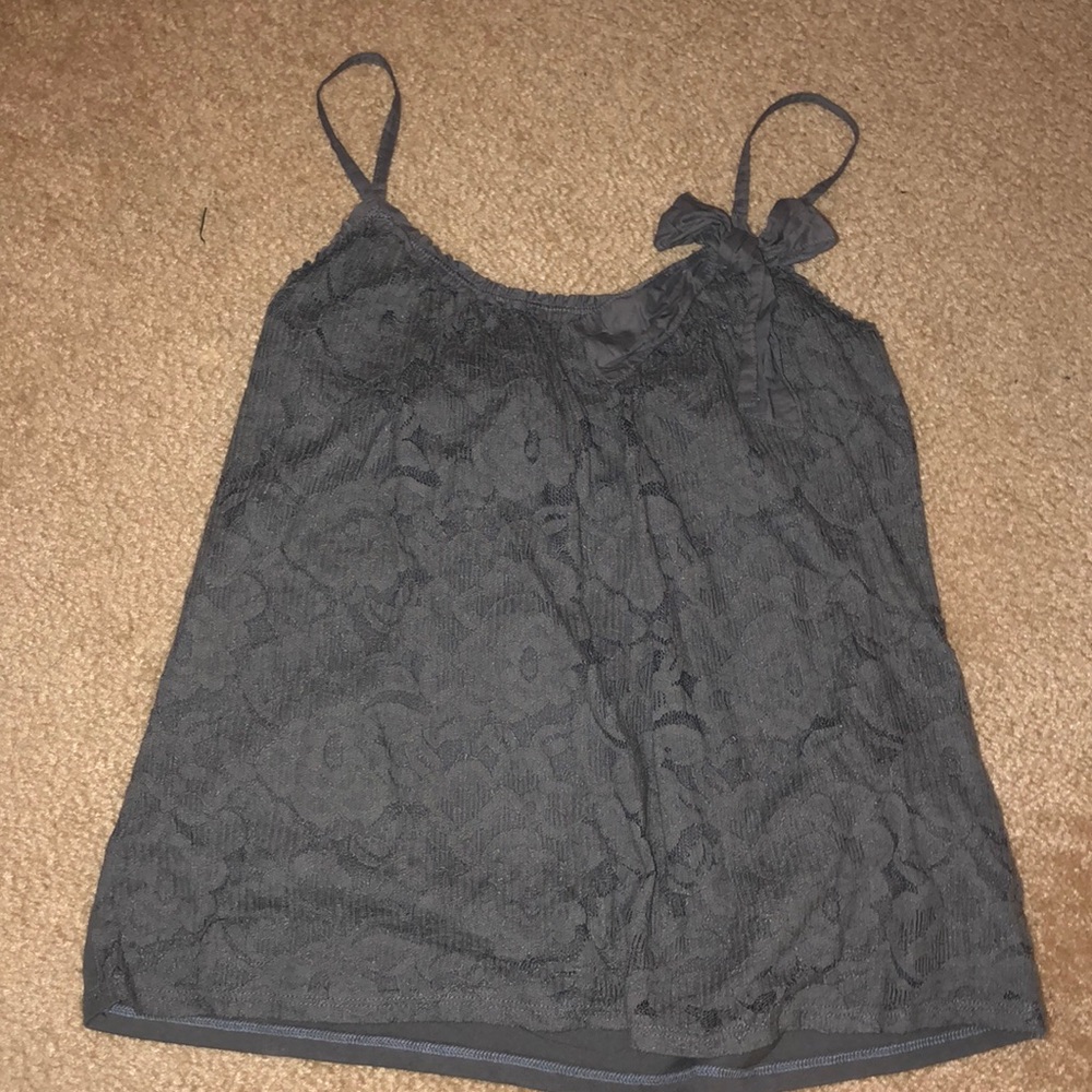gray bow and lace tank